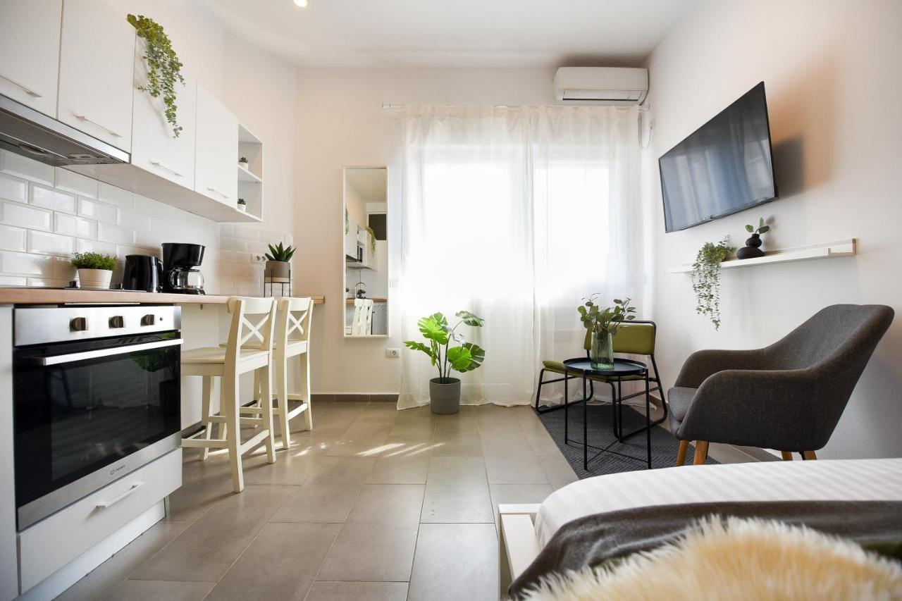 Classy Comfort - Chic Studio On Regina Elisabeta ブカレスト エクステリア 写真